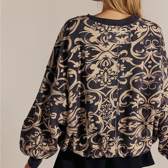 We The Free Printed Bubble Up Pullover - Picture 2 of 9